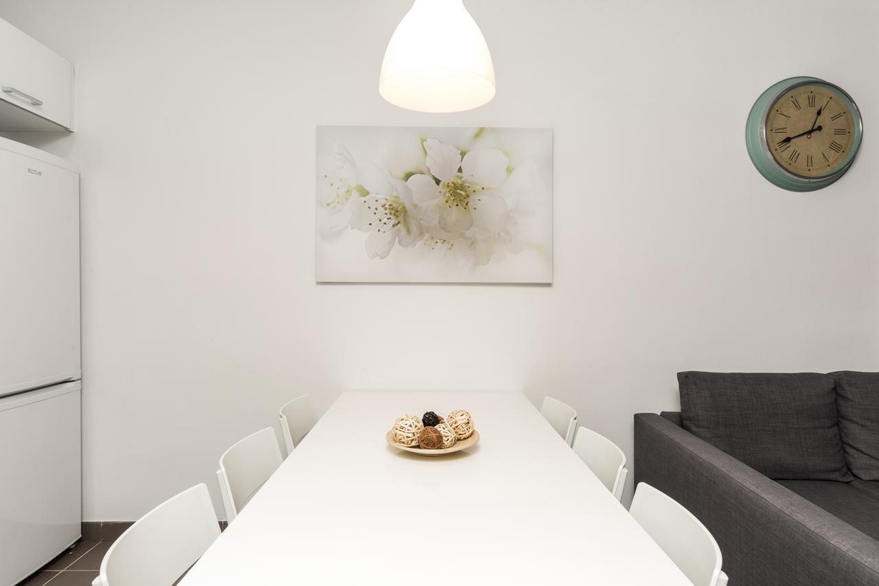 Apartamentos Cornellalux 2 Cornellà de Llobregat Екстериор снимка
